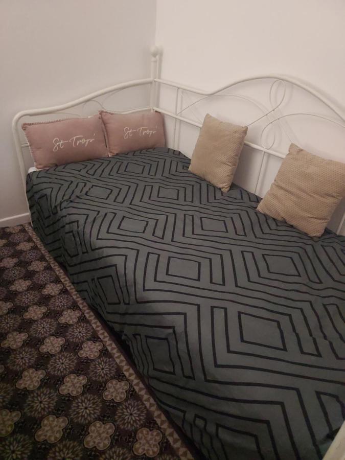 Appartement Meuble Avec Deux Chambres ムーラン エクステリア 写真