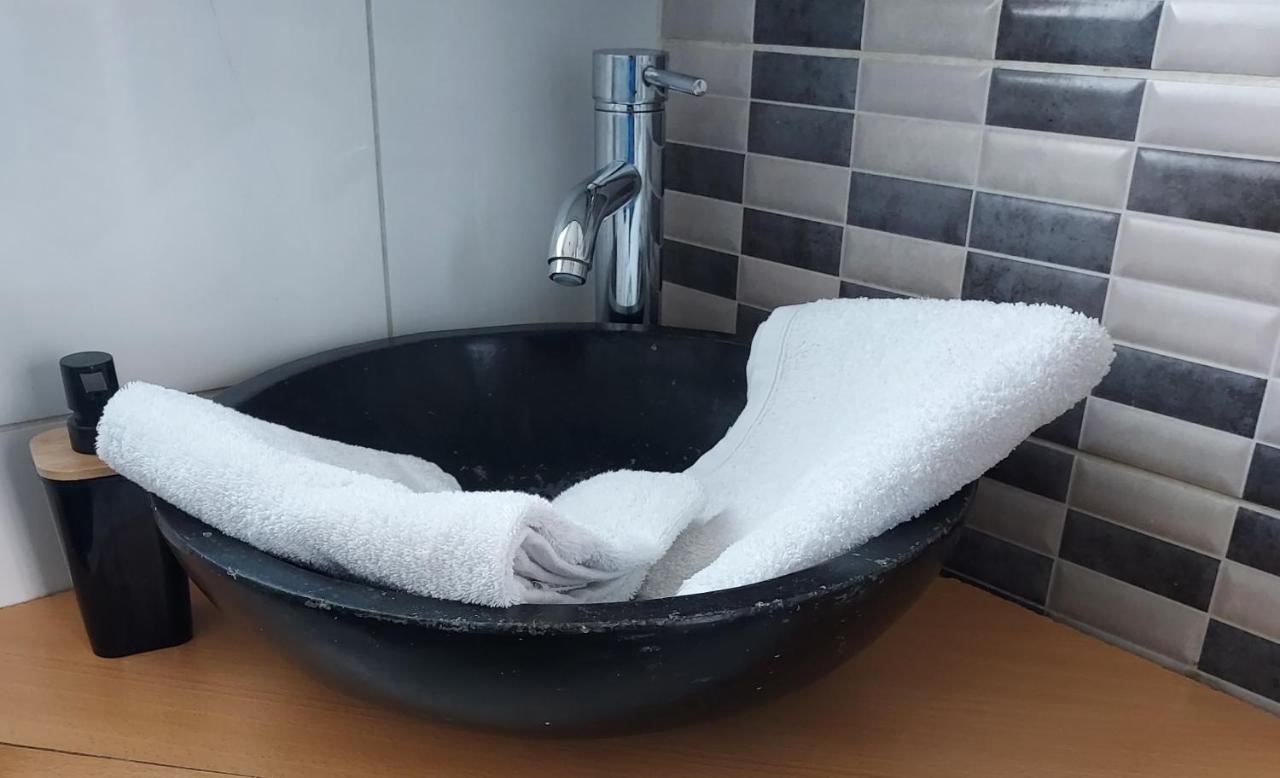 Appartement Meuble Avec Deux Chambres ムーラン エクステリア 写真